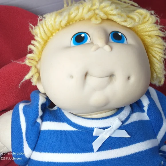 Cabbage Patch Kids Doll Blonde Yarn Hair‎, Blue Eyes, Young Traditions Dress - Picture 5 of 11